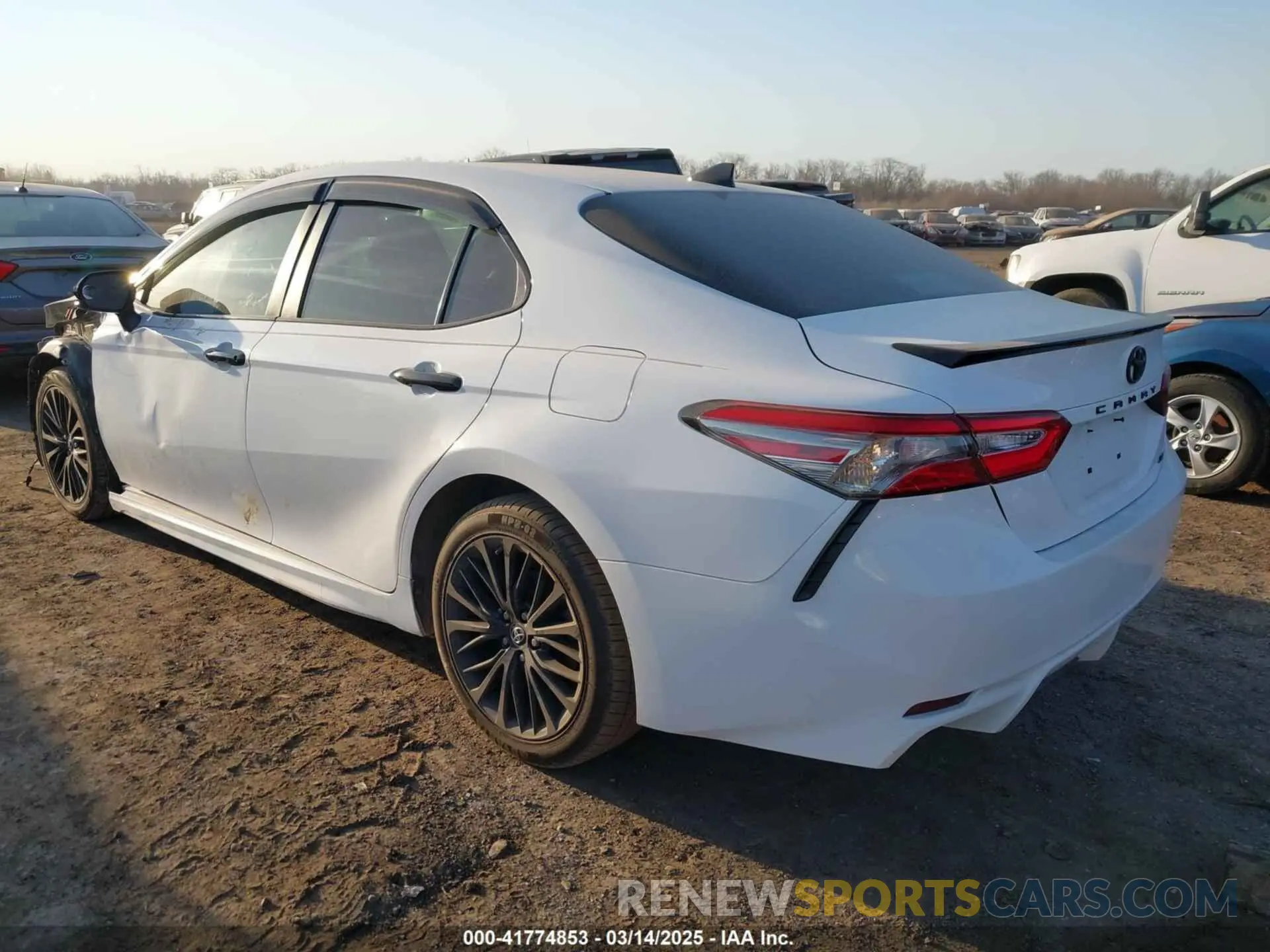 3 Photograph of a damaged car 4T1B11HKXKU286786 TOYOTA CAMRY 2019