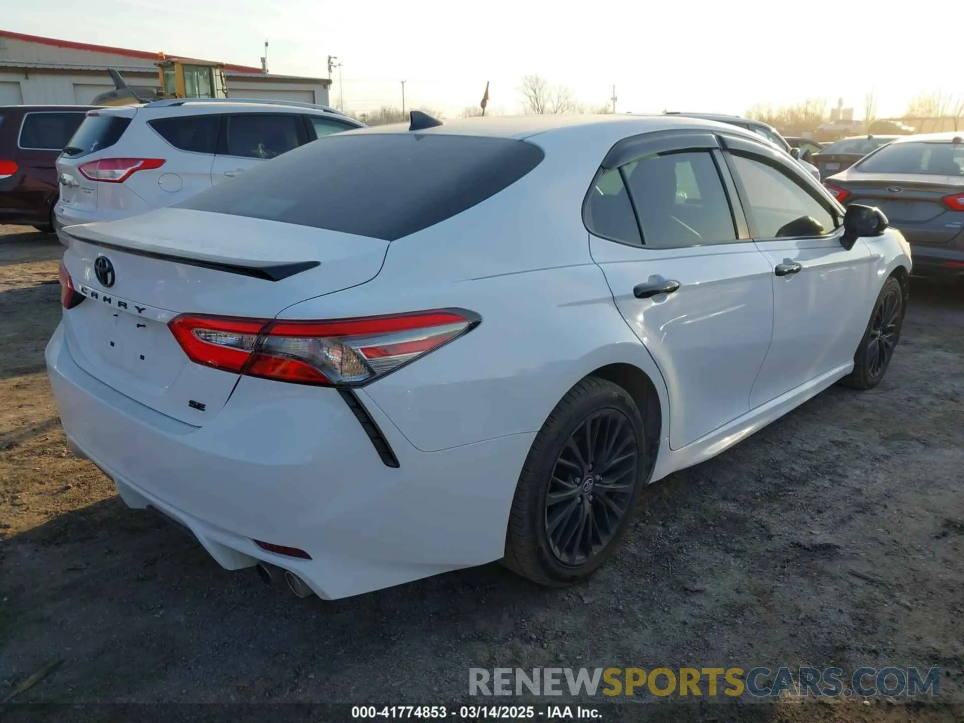 4 Photograph of a damaged car 4T1B11HKXKU286786 TOYOTA CAMRY 2019