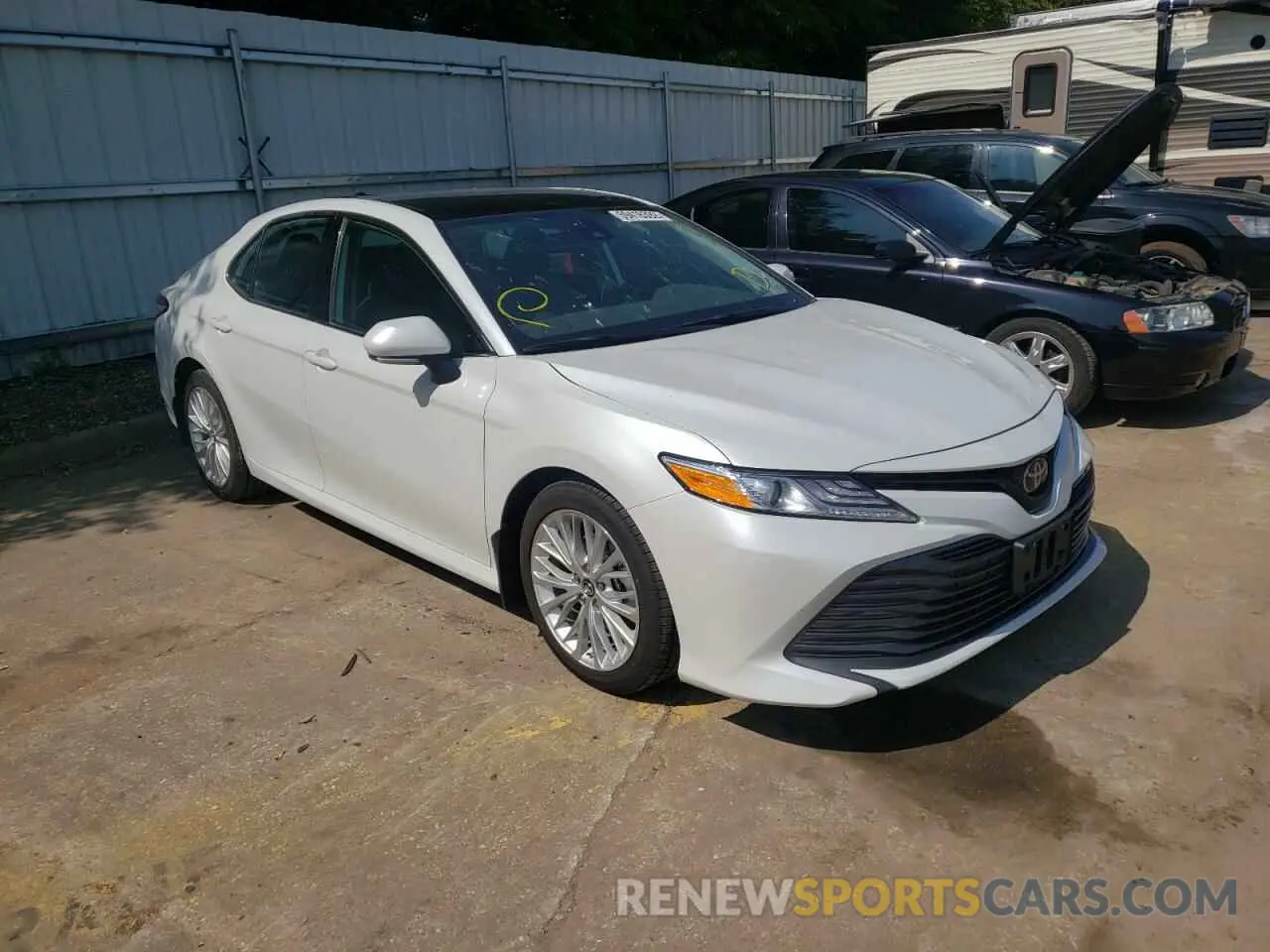 1 Photograph of a damaged car 4T1B11HKXKU293575 TOYOTA CAMRY 2019