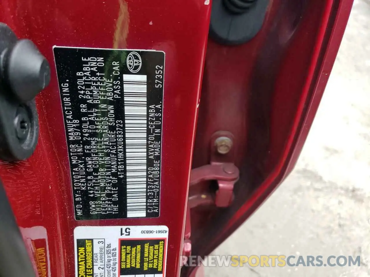 10 Photograph of a damaged car 4T1B11HKXKU683723 TOYOTA CAMRY 2019