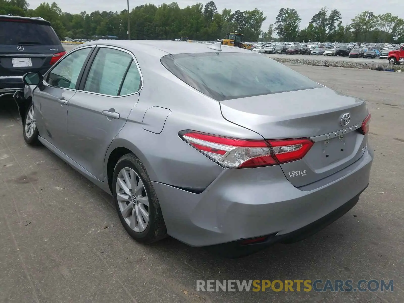 3 Photograph of a damaged car 4T1B11HKXKU686170 TOYOTA CAMRY 2019