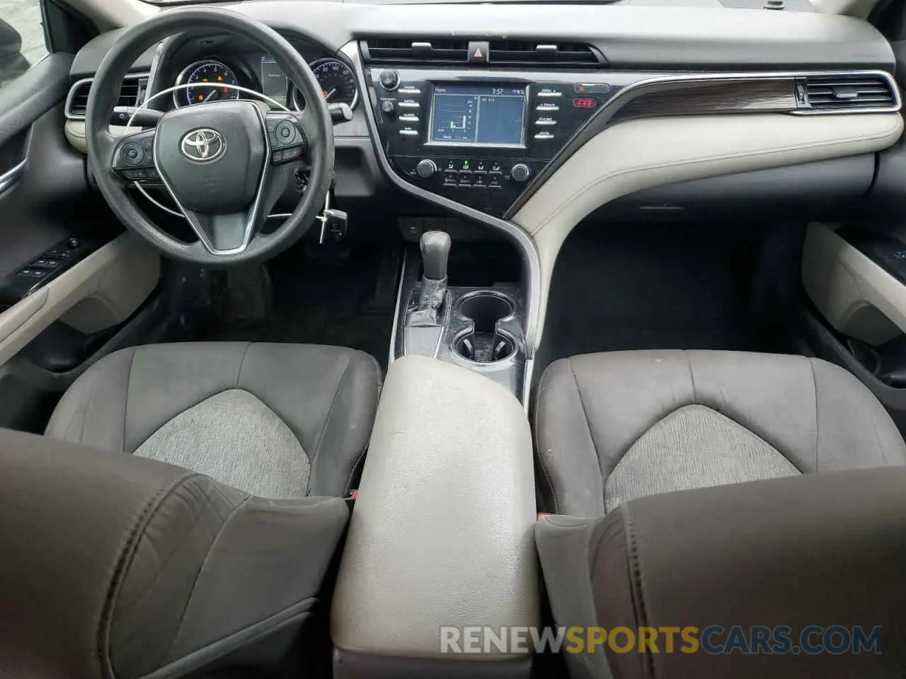 8 Photograph of a damaged car 4T1B11HKXKU690106 TOYOTA CAMRY 2019