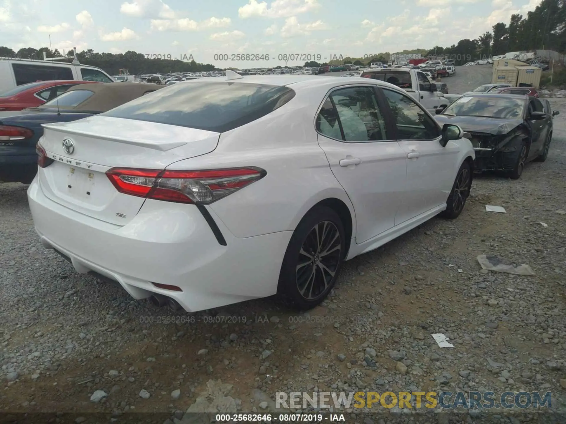 4 Photograph of a damaged car 4T1B11HKXKU691563 TOYOTA CAMRY 2019