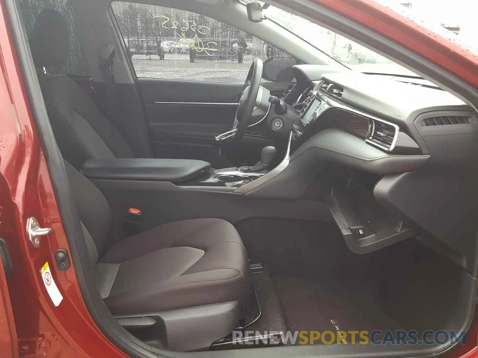 5 Photograph of a damaged car 4T1B11HKXKU692163 TOYOTA CAMRY 2019