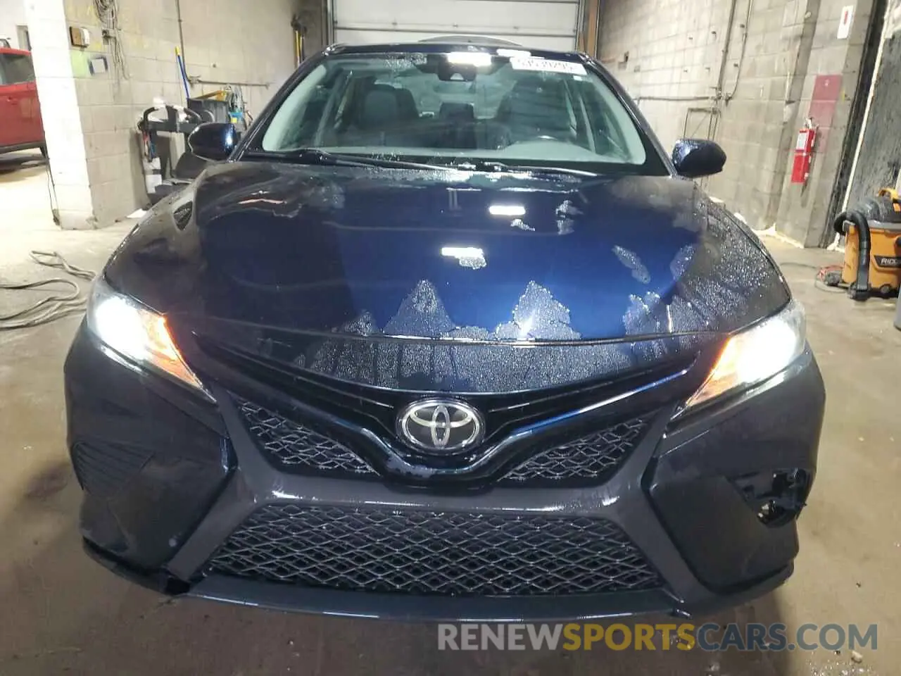5 Photograph of a damaged car 4T1B11HKXKU694625 TOYOTA CAMRY 2019