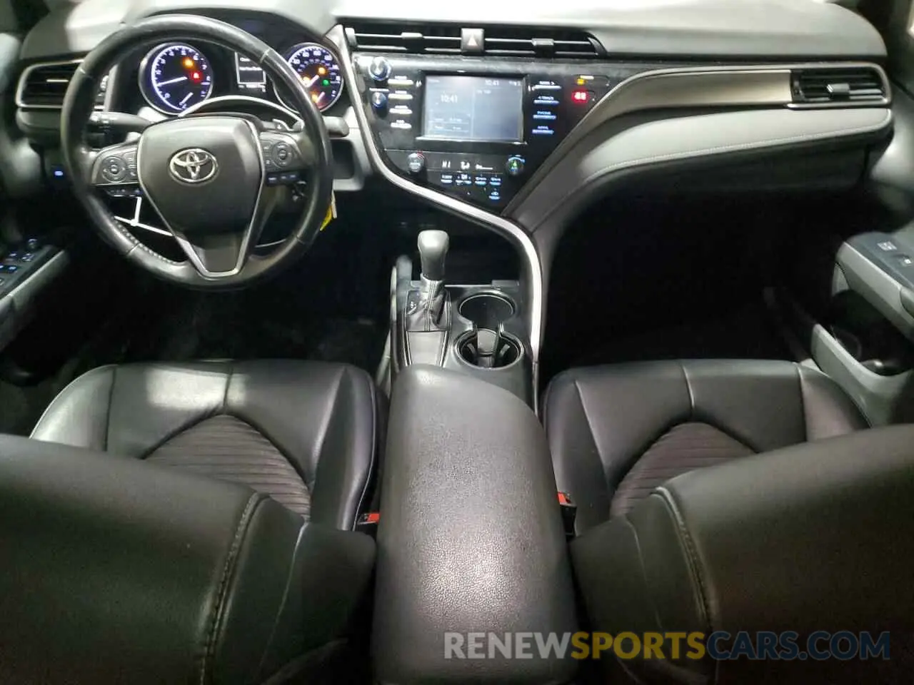 8 Photograph of a damaged car 4T1B11HKXKU694625 TOYOTA CAMRY 2019