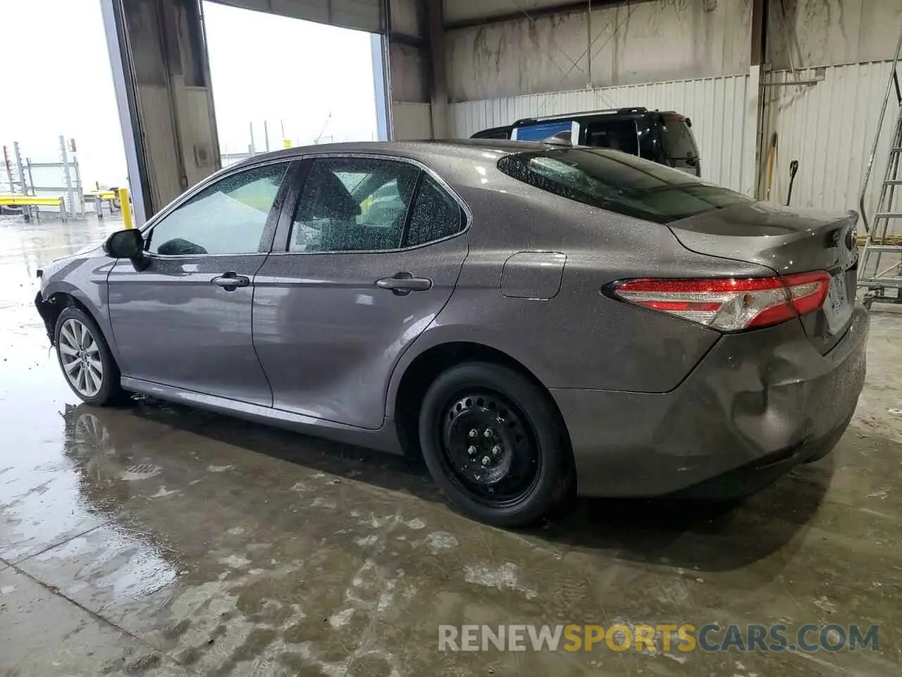 2 Фотография поврежденного автомобиля 4T1B11HKXKU695368 TOYOTA CAMRY 2019