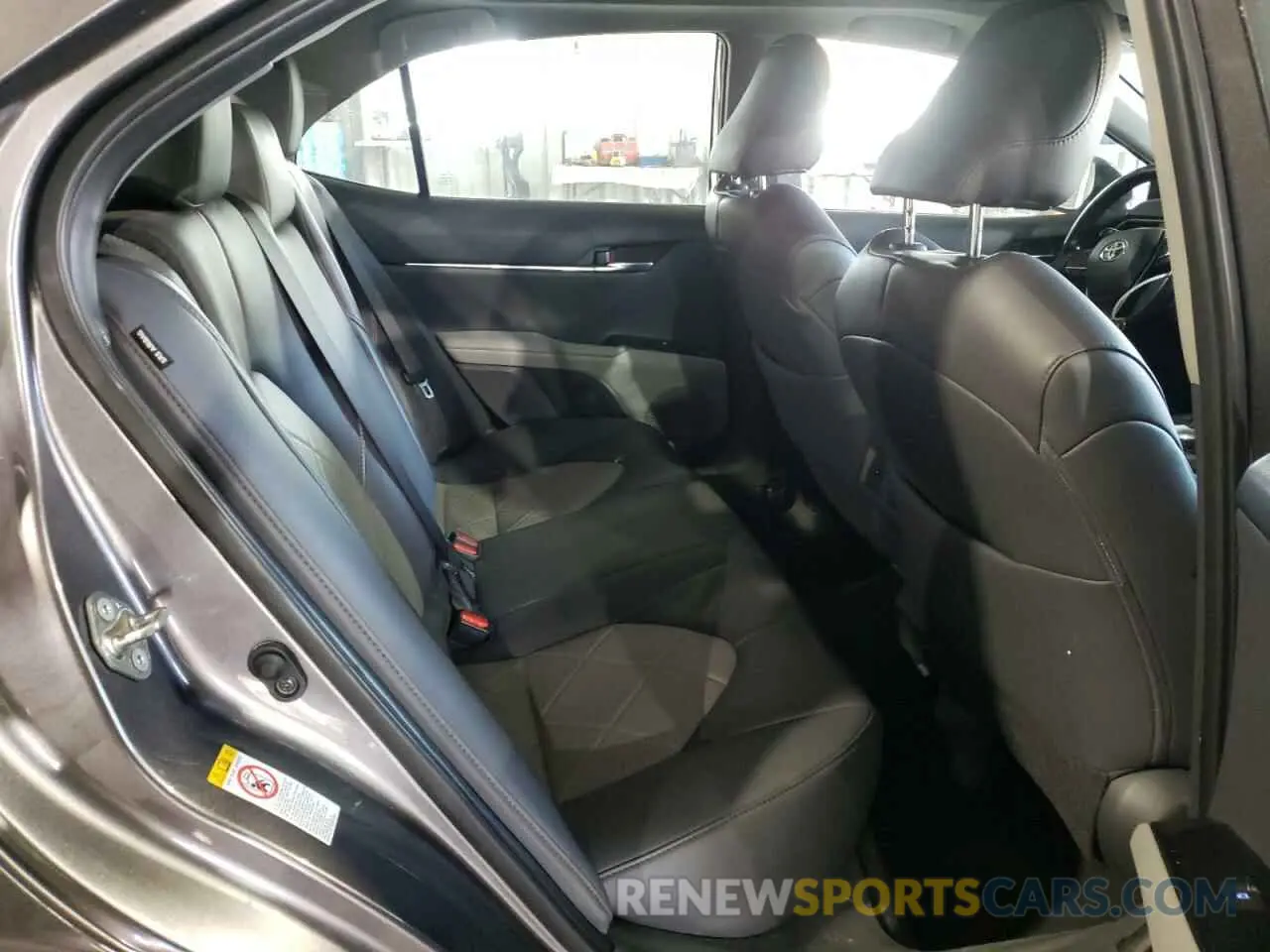 6 Фотография поврежденного автомобиля 4T1B11HKXKU705218 TOYOTA CAMRY 2019