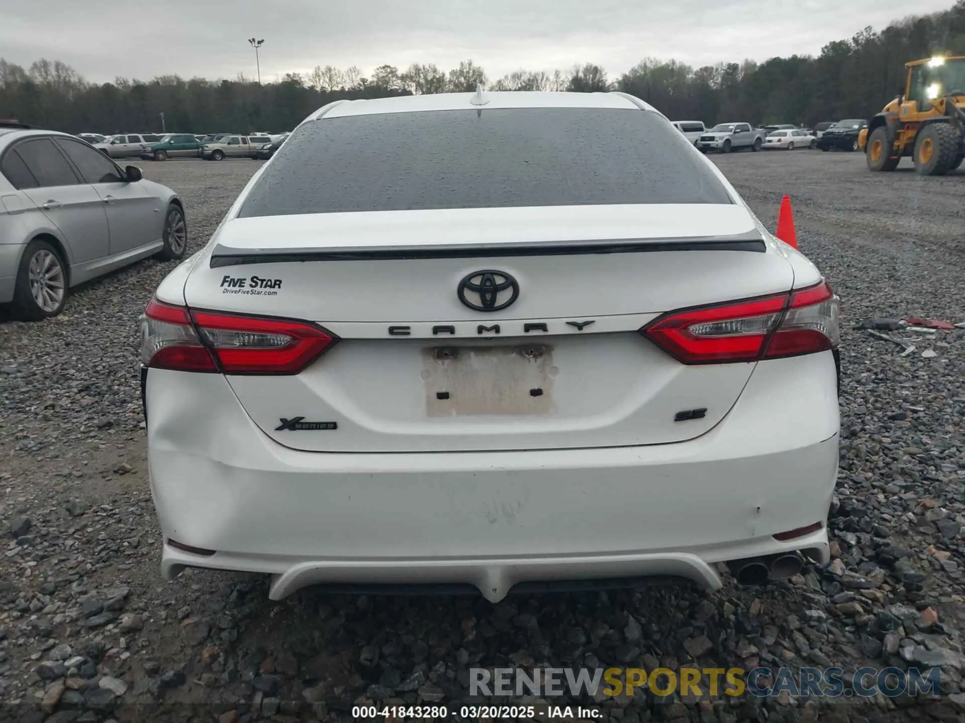 16 Photograph of a damaged car 4T1B11HKXKU706000 TOYOTA CAMRY 2019