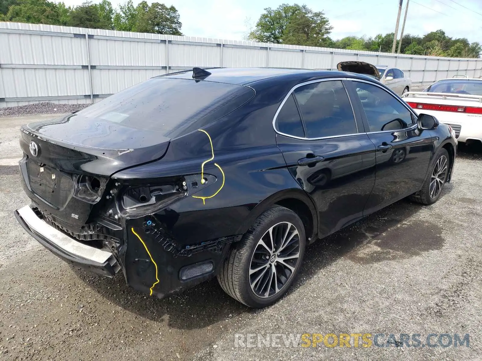 4 Photograph of a damaged car 4T1B11HKXKU709740 TOYOTA CAMRY 2019