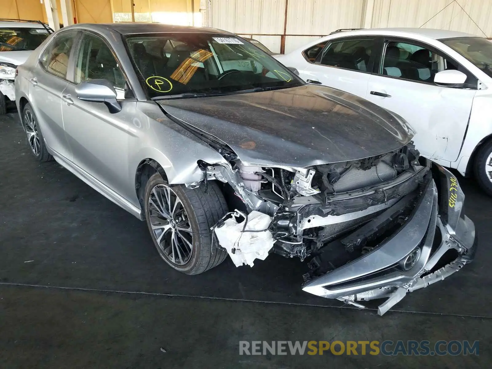 1 Photograph of a damaged car 4T1B11HKXKU718633 TOYOTA CAMRY 2019
