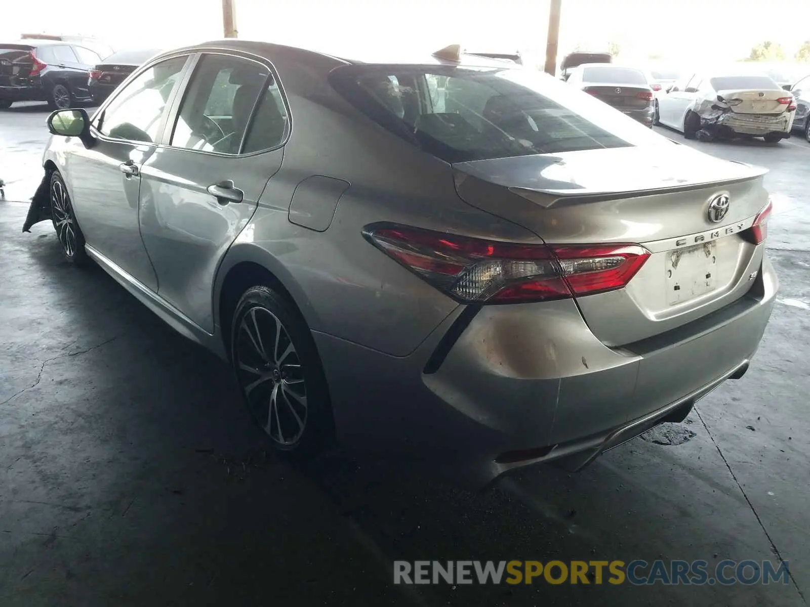 3 Photograph of a damaged car 4T1B11HKXKU718633 TOYOTA CAMRY 2019