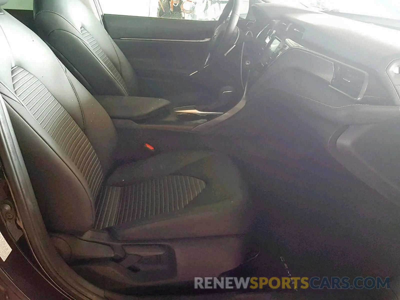 5 Photograph of a damaged car 4T1B11HKXKU721340 TOYOTA CAMRY 2019