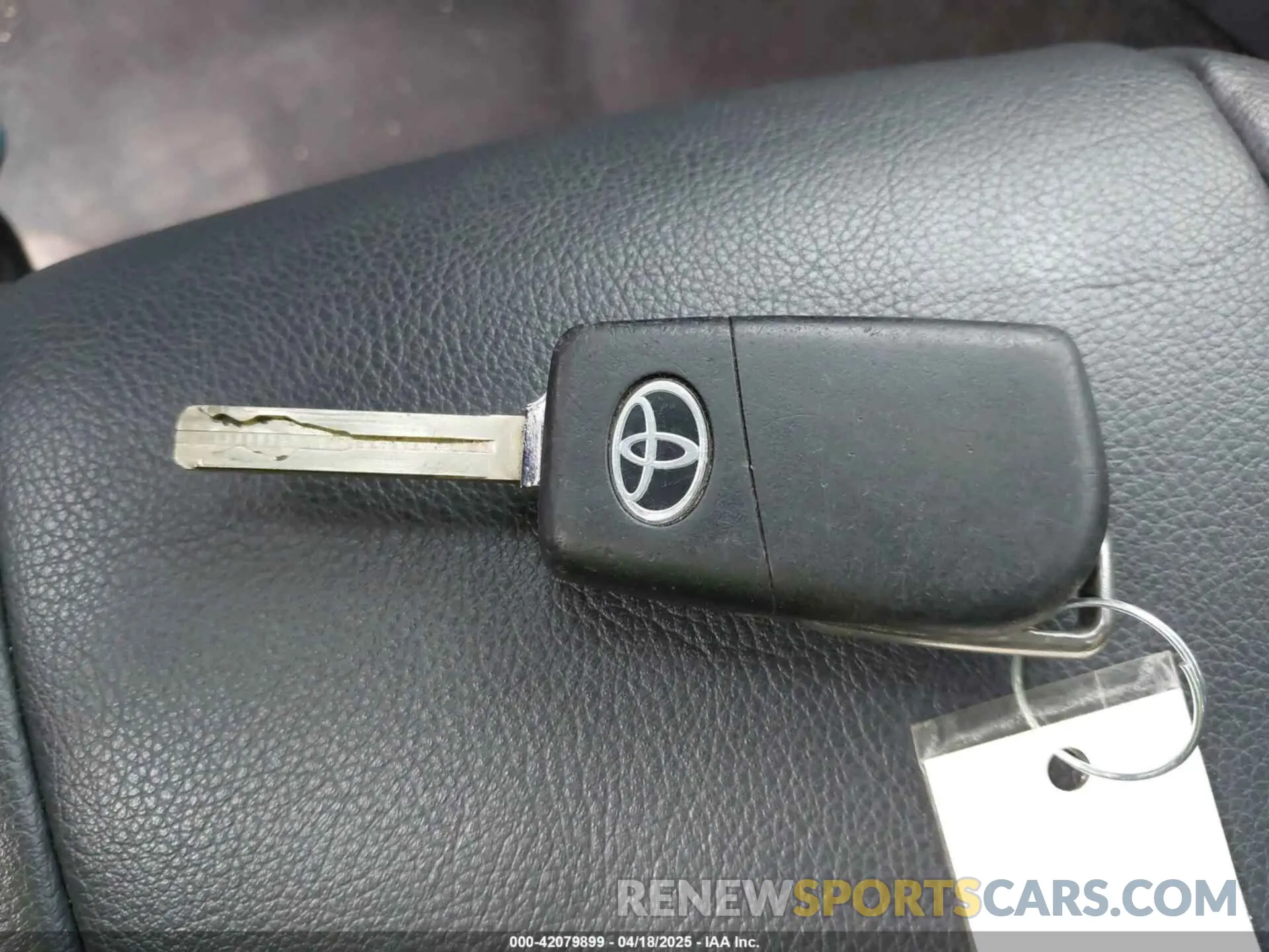 11 Фотография поврежденного автомобиля 4T1B11HKXKU723766 TOYOTA CAMRY 2019
