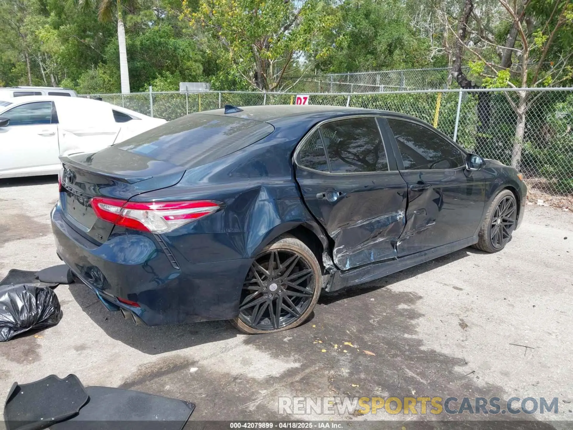 4 Фотография поврежденного автомобиля 4T1B11HKXKU723766 TOYOTA CAMRY 2019