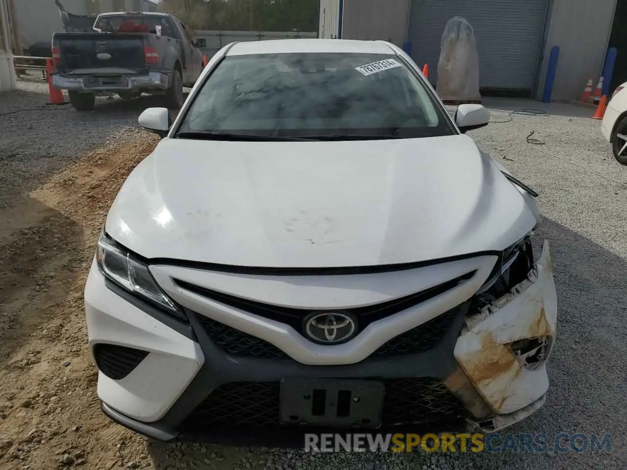 5 Photograph of a damaged car 4T1B11HKXKU724495 TOYOTA CAMRY 2019