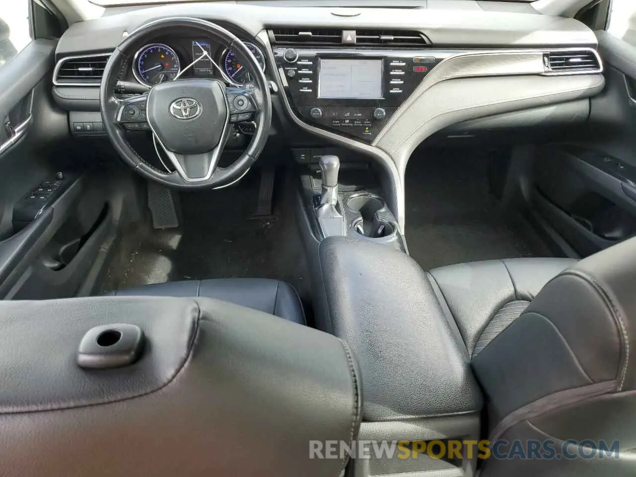 8 Photograph of a damaged car 4T1B11HKXKU724495 TOYOTA CAMRY 2019