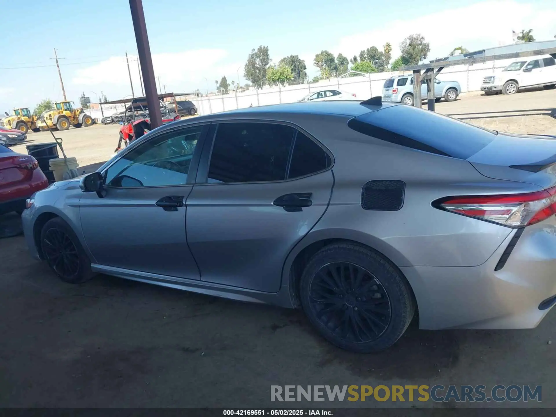 14 Photograph of a damaged car 4T1B11HKXKU727705 TOYOTA CAMRY 2019
