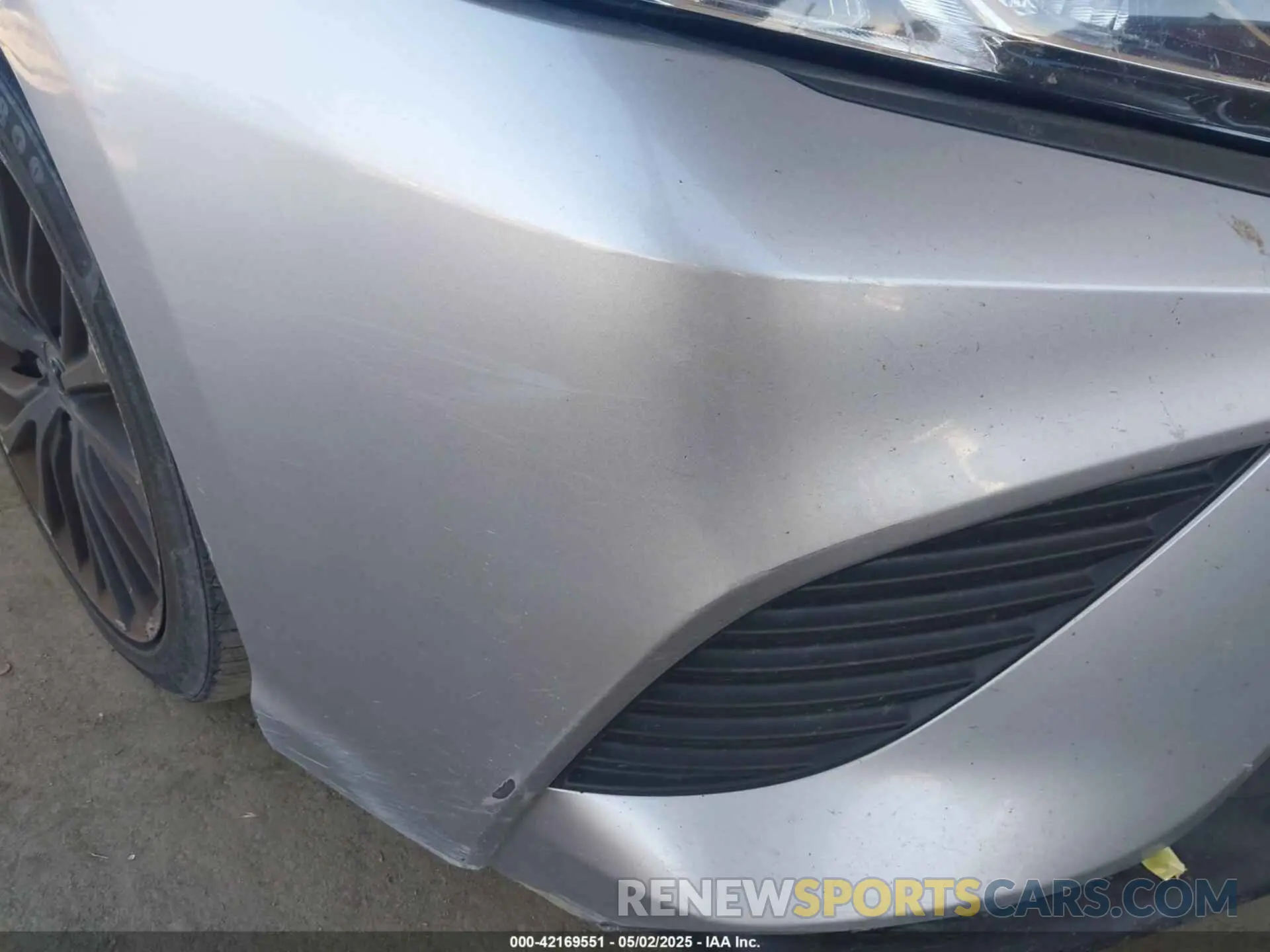 6 Photograph of a damaged car 4T1B11HKXKU727705 TOYOTA CAMRY 2019