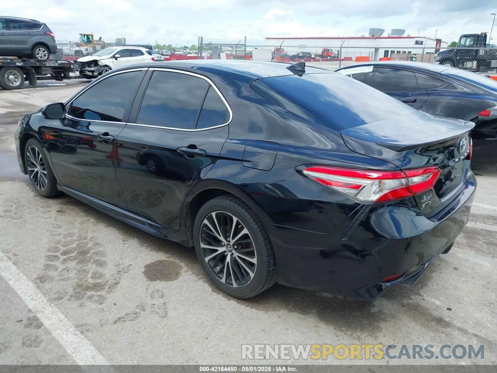 3 Фотография поврежденного автомобиля 4T1B11HKXKU741748 TOYOTA CAMRY 2019