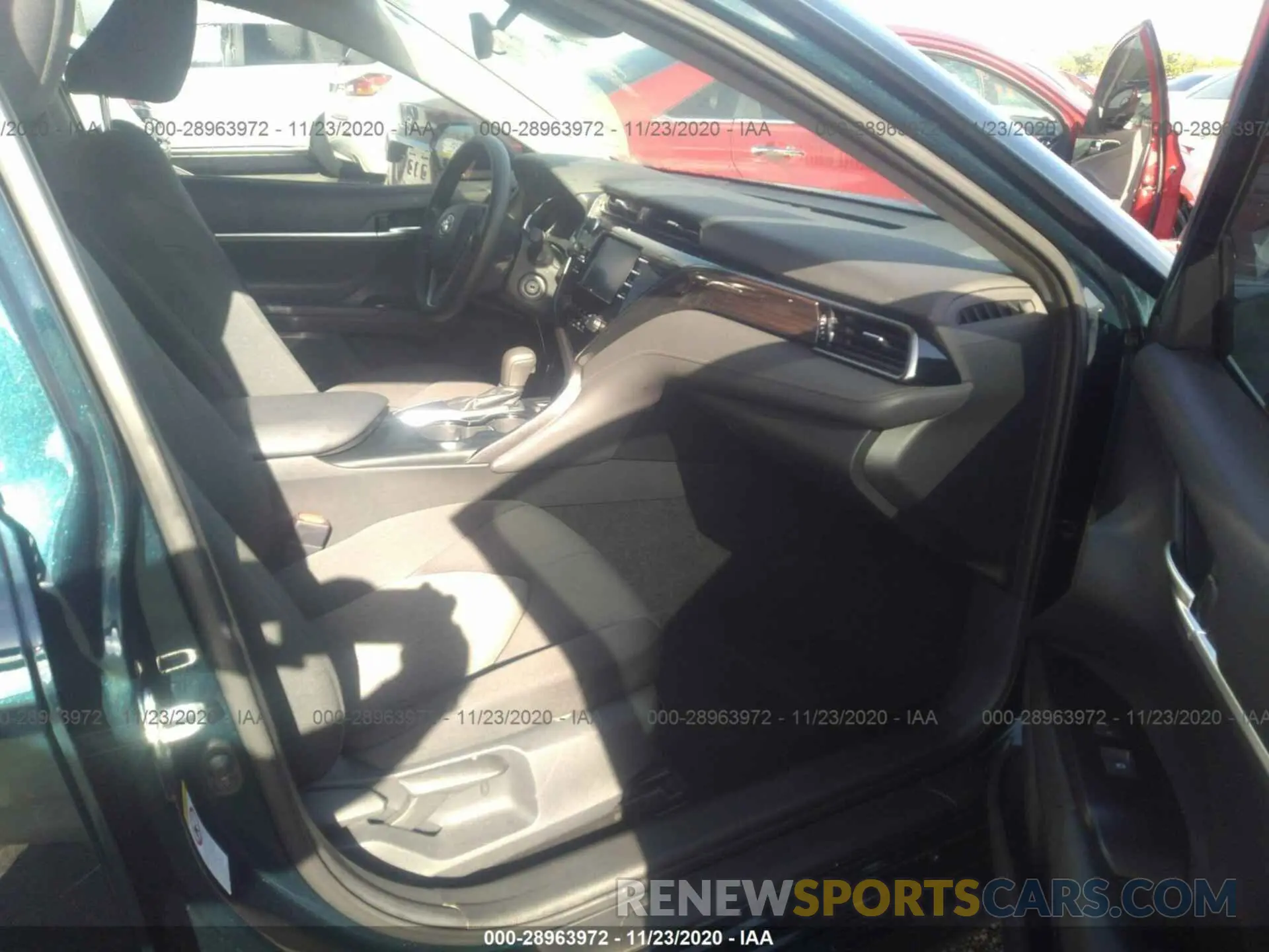 5 Photograph of a damaged car 4T1B11HKXKU745766 TOYOTA CAMRY 2019