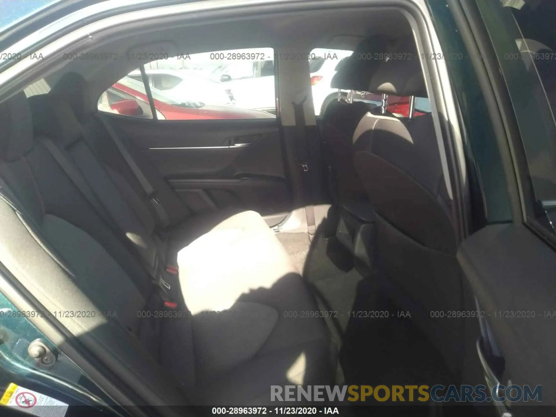 8 Photograph of a damaged car 4T1B11HKXKU745766 TOYOTA CAMRY 2019