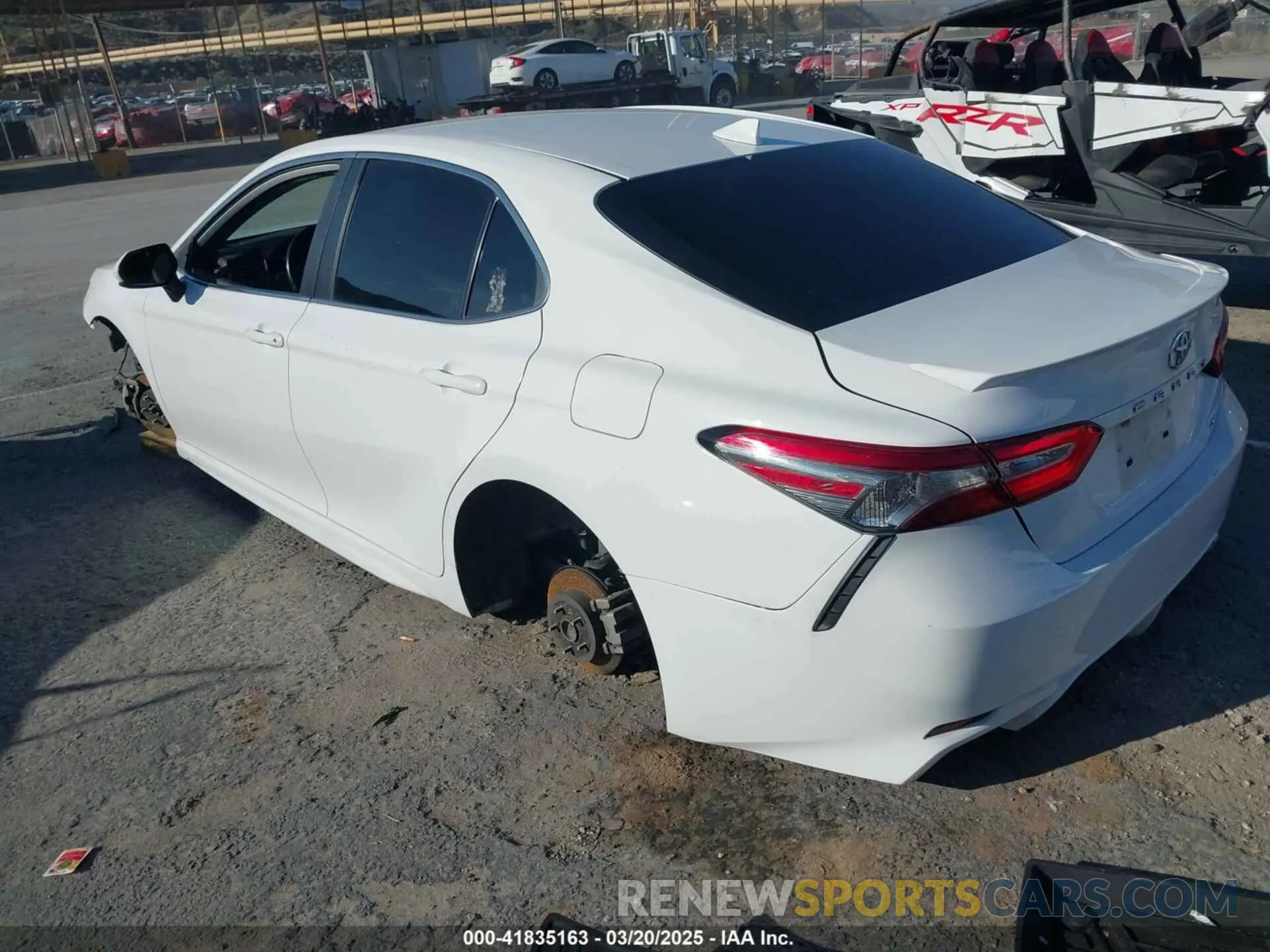 3 Фотография поврежденного автомобиля 4T1B11HKXKU757187 TOYOTA CAMRY 2019