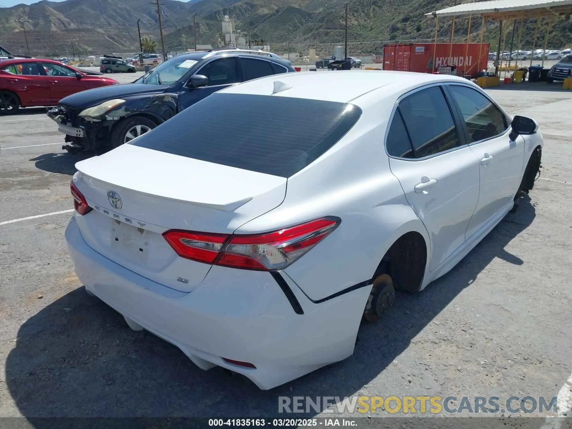 4 Фотография поврежденного автомобиля 4T1B11HKXKU757187 TOYOTA CAMRY 2019