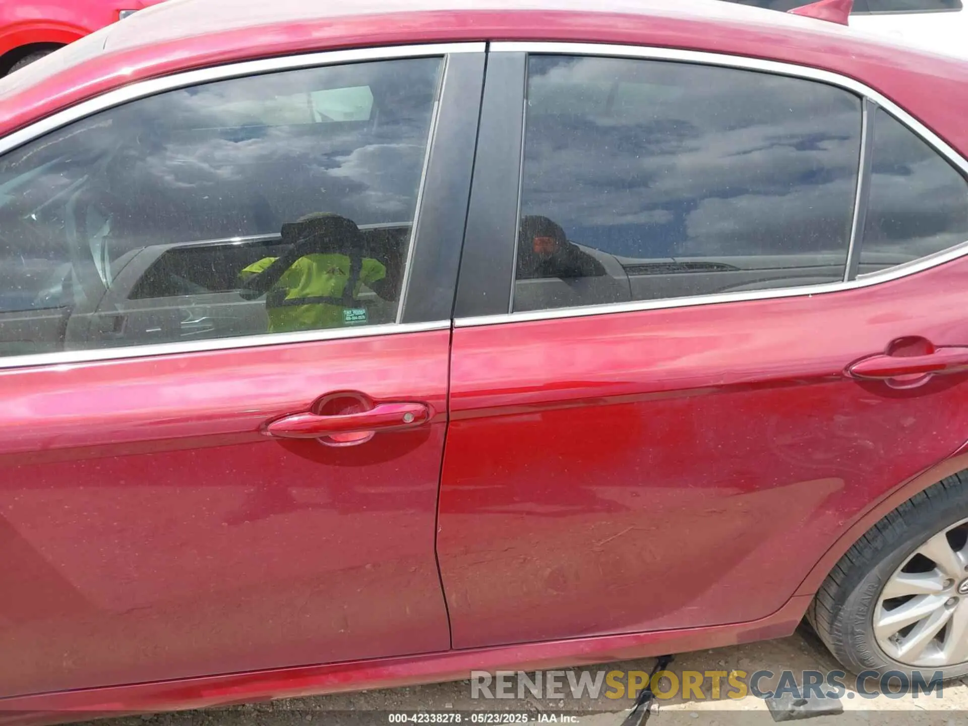 14 Photograph of a damaged car 4T1B11HKXKU764527 TOYOTA CAMRY 2019