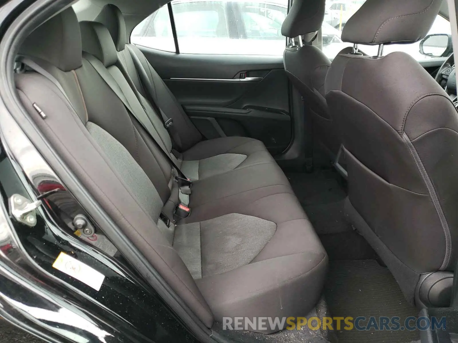 6 Photograph of a damaged car 4T1B11HKXKU765242 TOYOTA CAMRY 2019