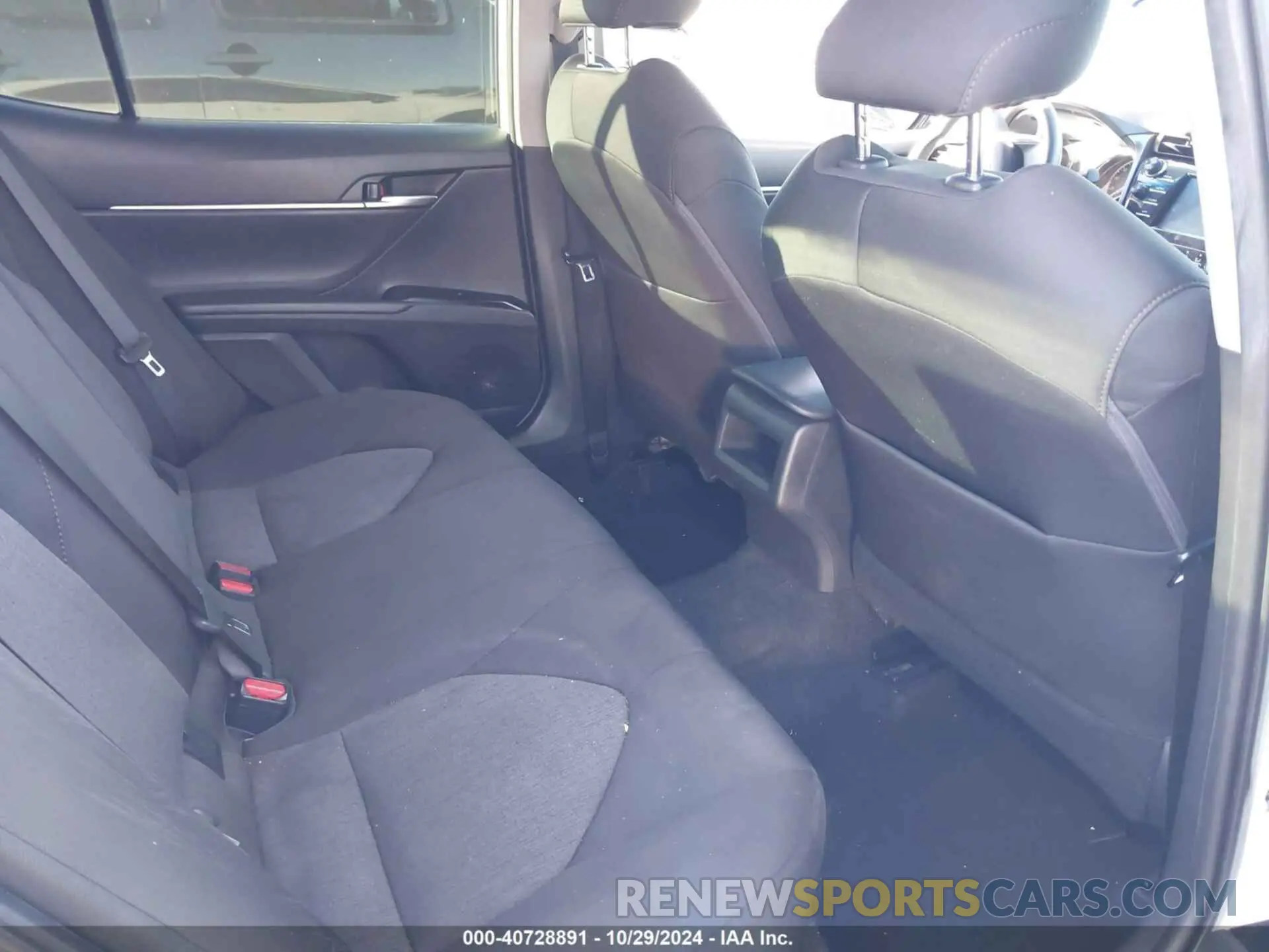 8 Фотография поврежденного автомобиля 4T1B11HKXKU769114 TOYOTA CAMRY 2019