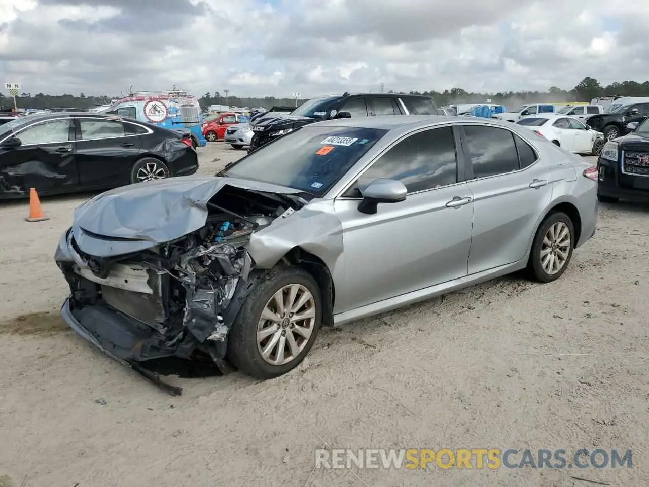 1 Photograph of a damaged car 4T1B11HKXKU769825 TOYOTA CAMRY 2019