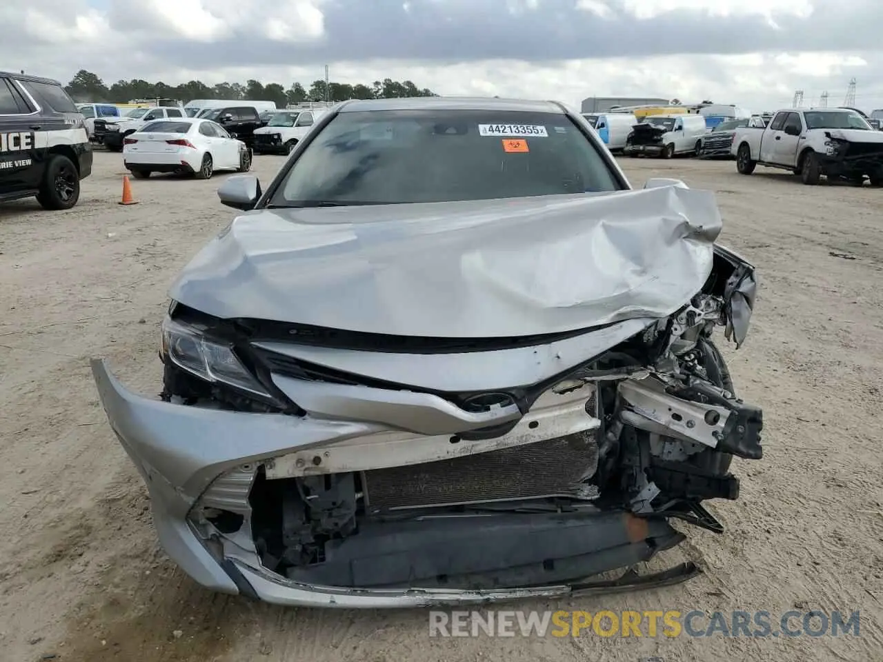 5 Photograph of a damaged car 4T1B11HKXKU769825 TOYOTA CAMRY 2019