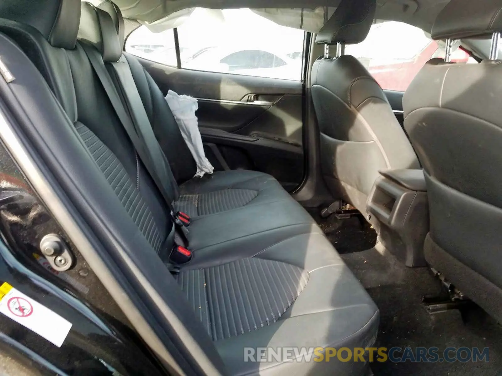 6 Photograph of a damaged car 4T1B11HKXKU771560 TOYOTA CAMRY 2019