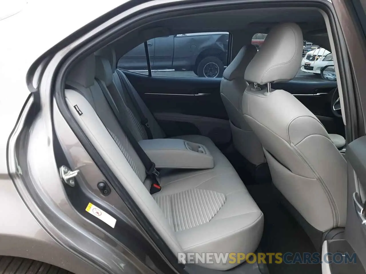 6 Photograph of a damaged car 4T1B11HKXKU776399 TOYOTA CAMRY 2019