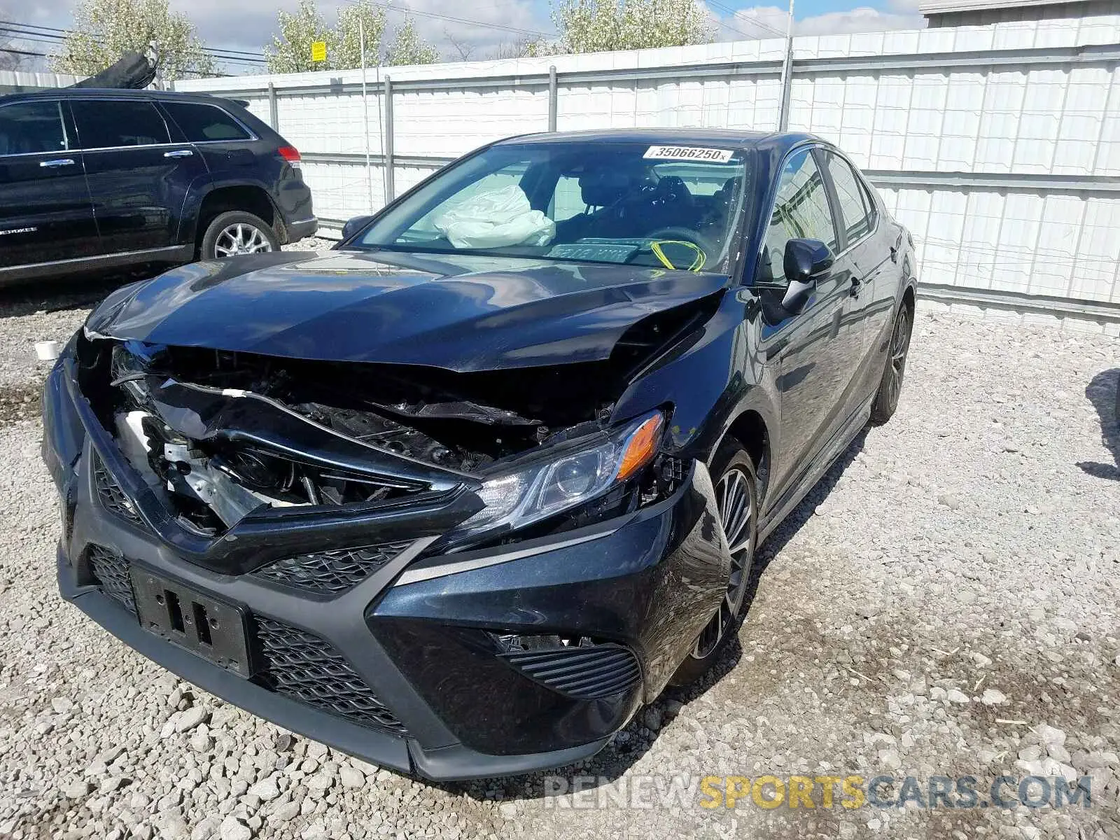 2 Photograph of a damaged car 4T1B11HKXKU778427 TOYOTA CAMRY 2019