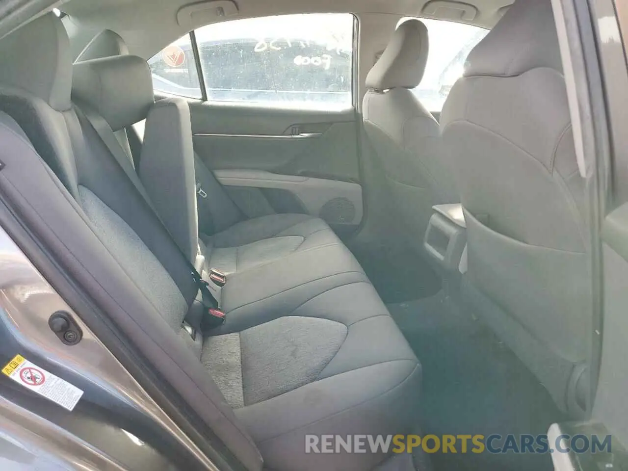 6 Photograph of a damaged car 4T1B11HKXKU779187 TOYOTA CAMRY 2019