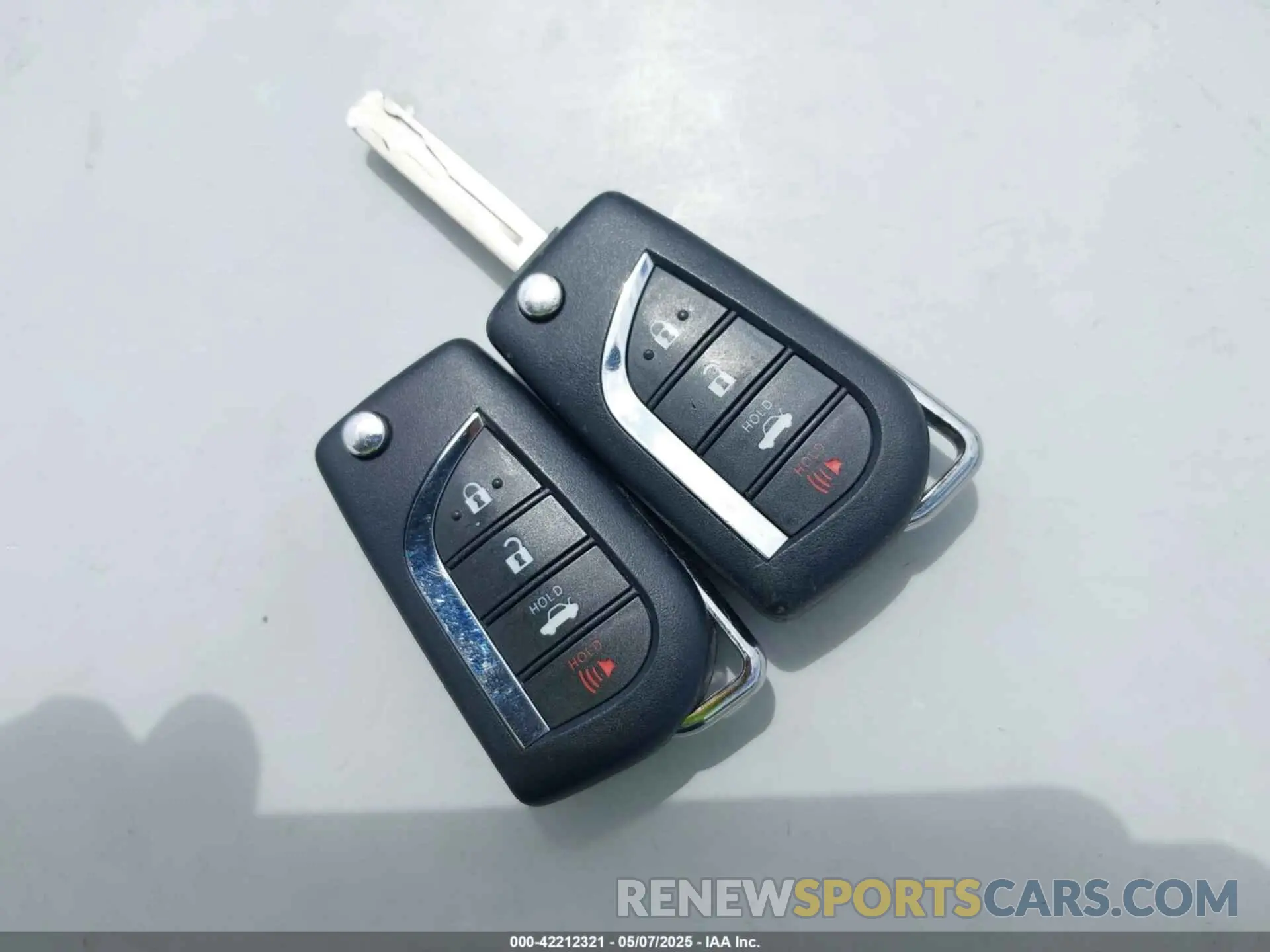 11 Photograph of a damaged car 4T1B11HKXKU786639 TOYOTA CAMRY 2019