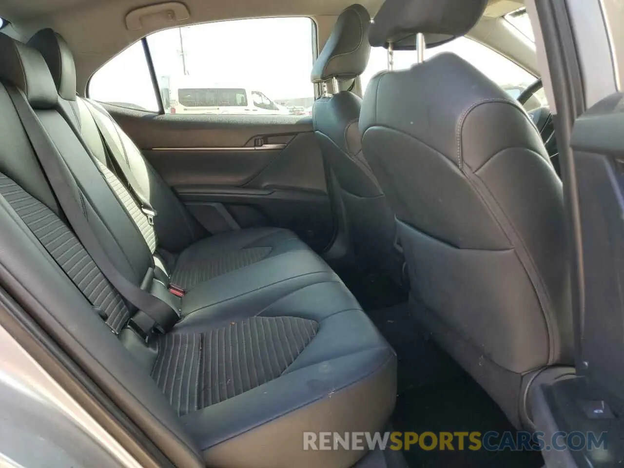 10 Фотография поврежденного автомобиля 4T1B11HKXKU786916 TOYOTA CAMRY 2019