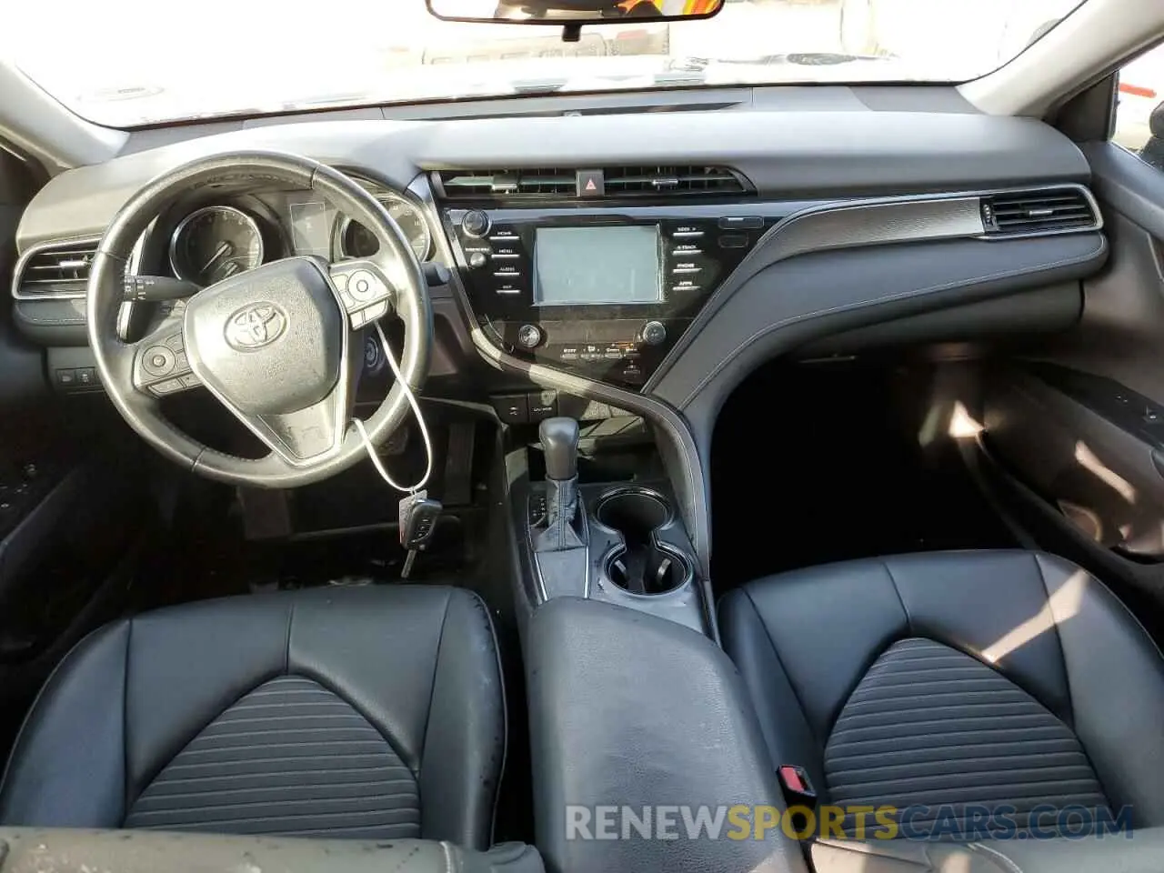 8 Photograph of a damaged car 4T1B11HKXKU793252 TOYOTA CAMRY 2019