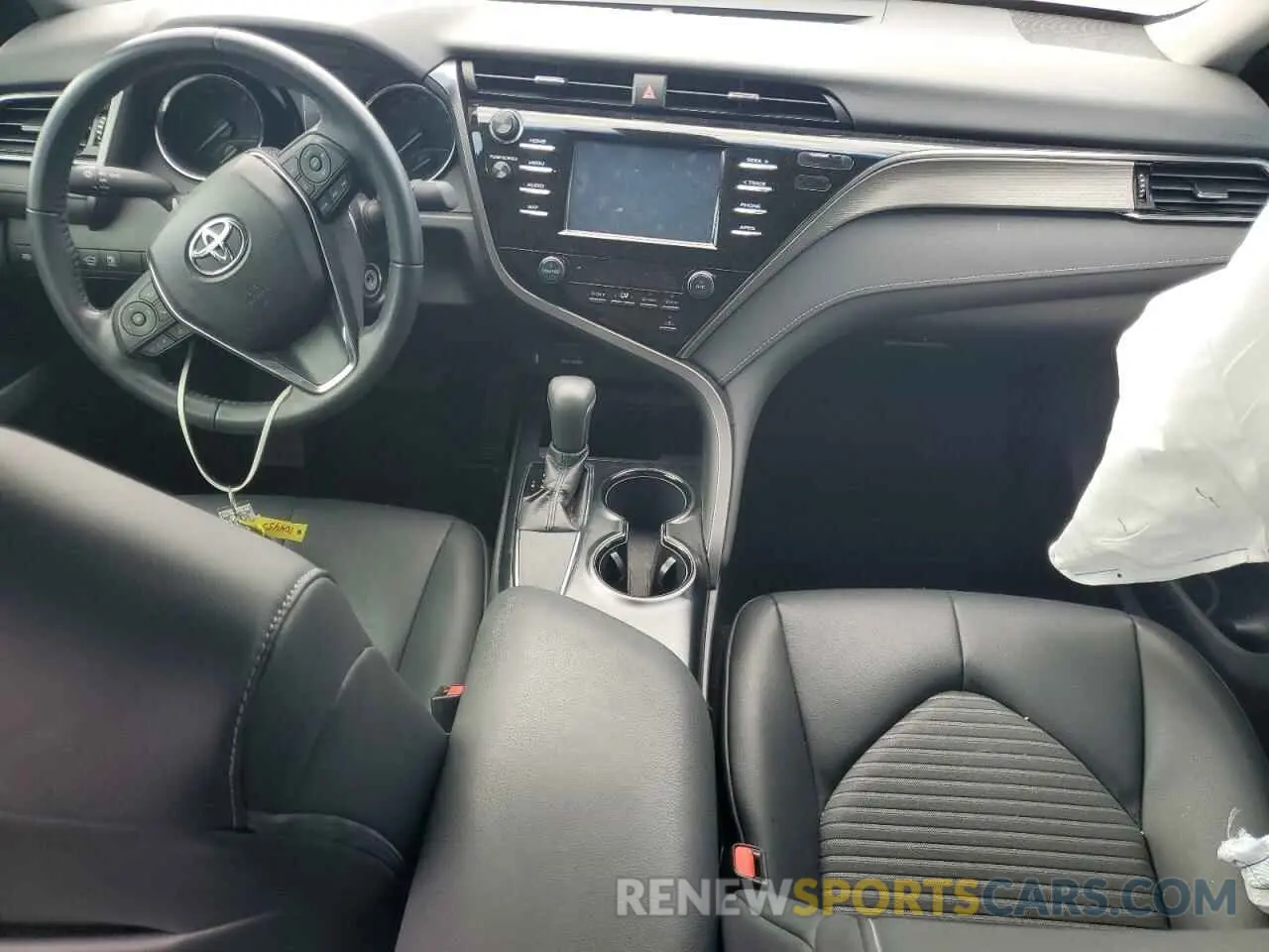 8 Photograph of a damaged car 4T1B11HKXKU795339 TOYOTA CAMRY 2019