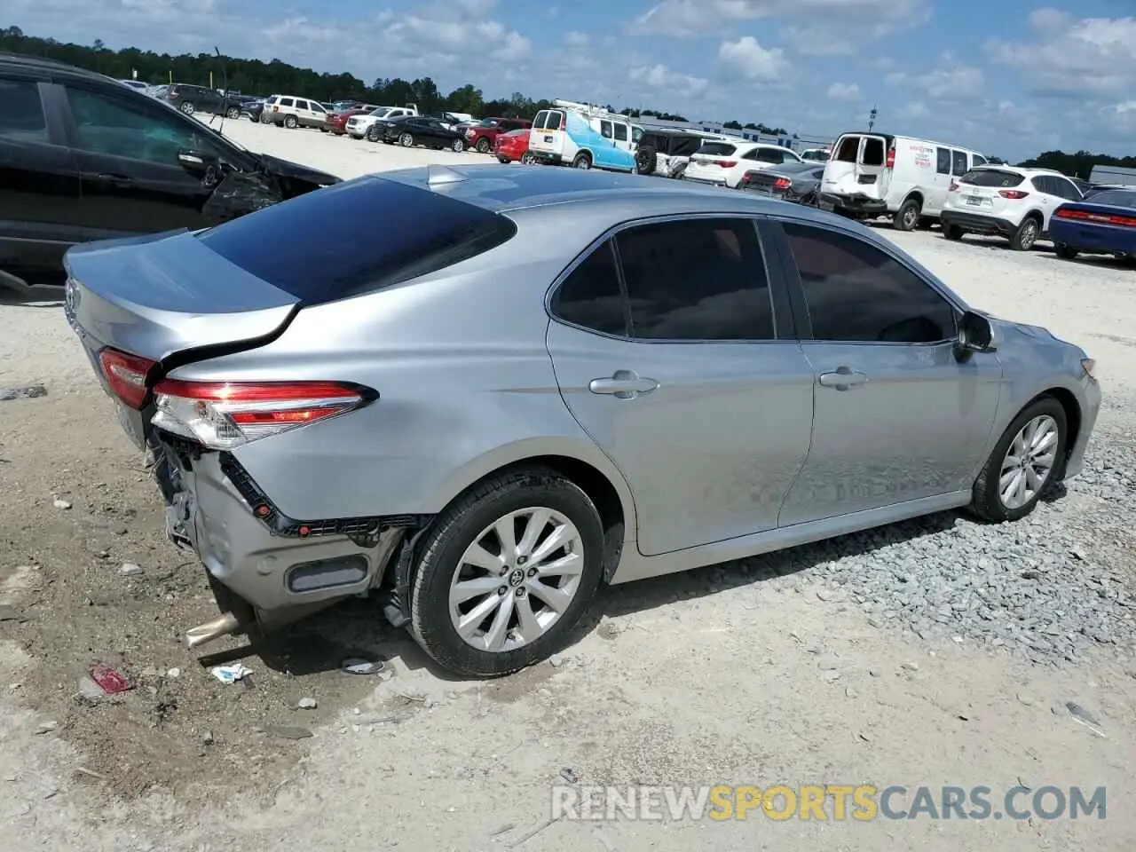 3 Фотография поврежденного автомобиля 4T1B11HKXKU799245 TOYOTA CAMRY 2019