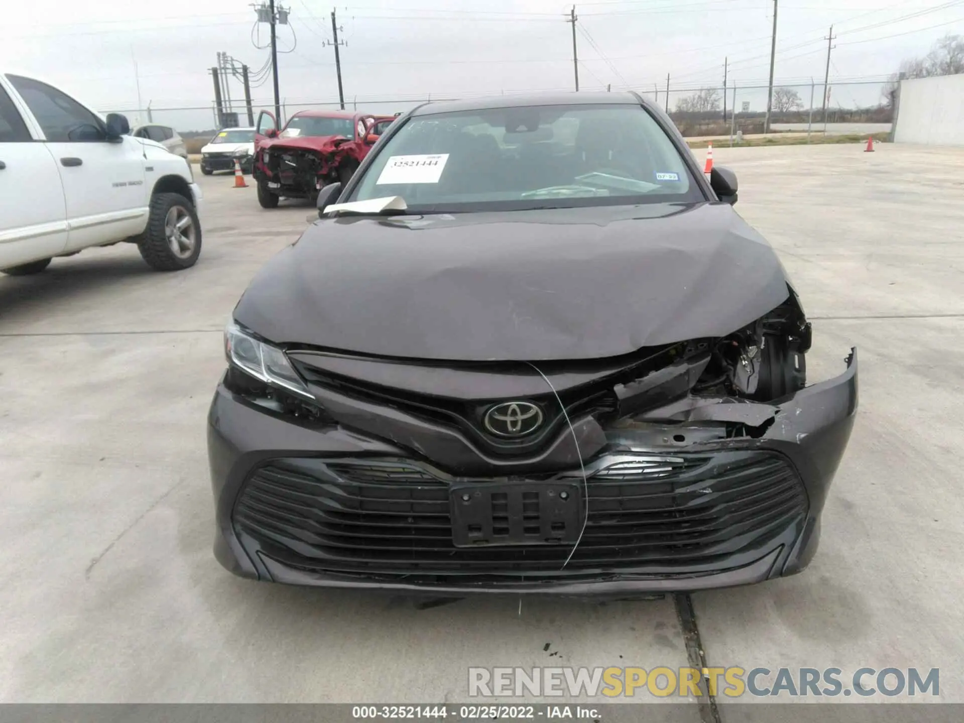 6 Photograph of a damaged car 4T1B11HKXKU826007 TOYOTA CAMRY 2019