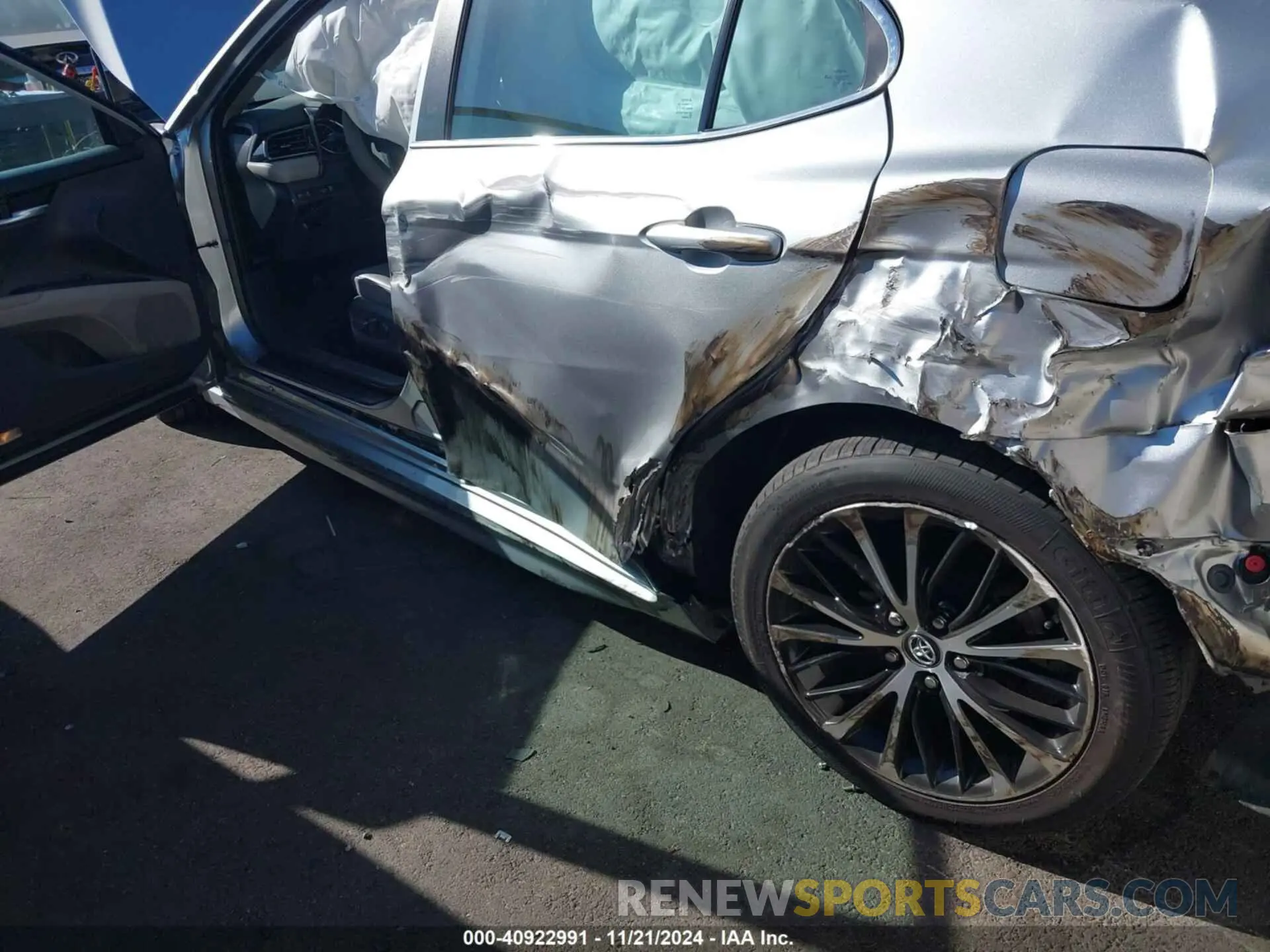 20 Photograph of a damaged car 4T1B11HKXKU840487 TOYOTA CAMRY 2019