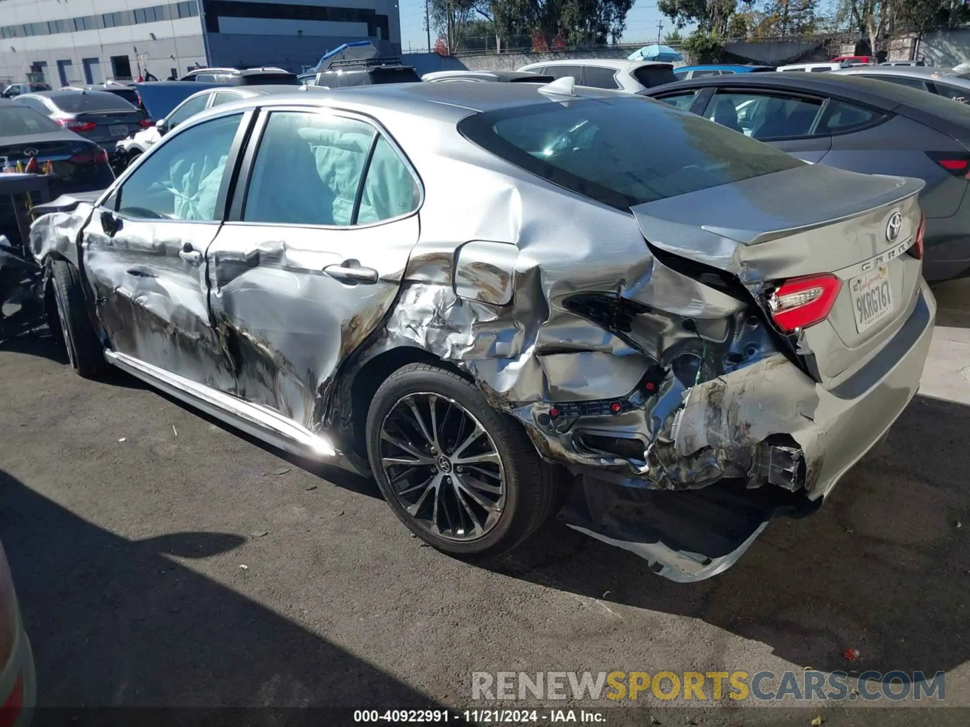 3 Photograph of a damaged car 4T1B11HKXKU840487 TOYOTA CAMRY 2019