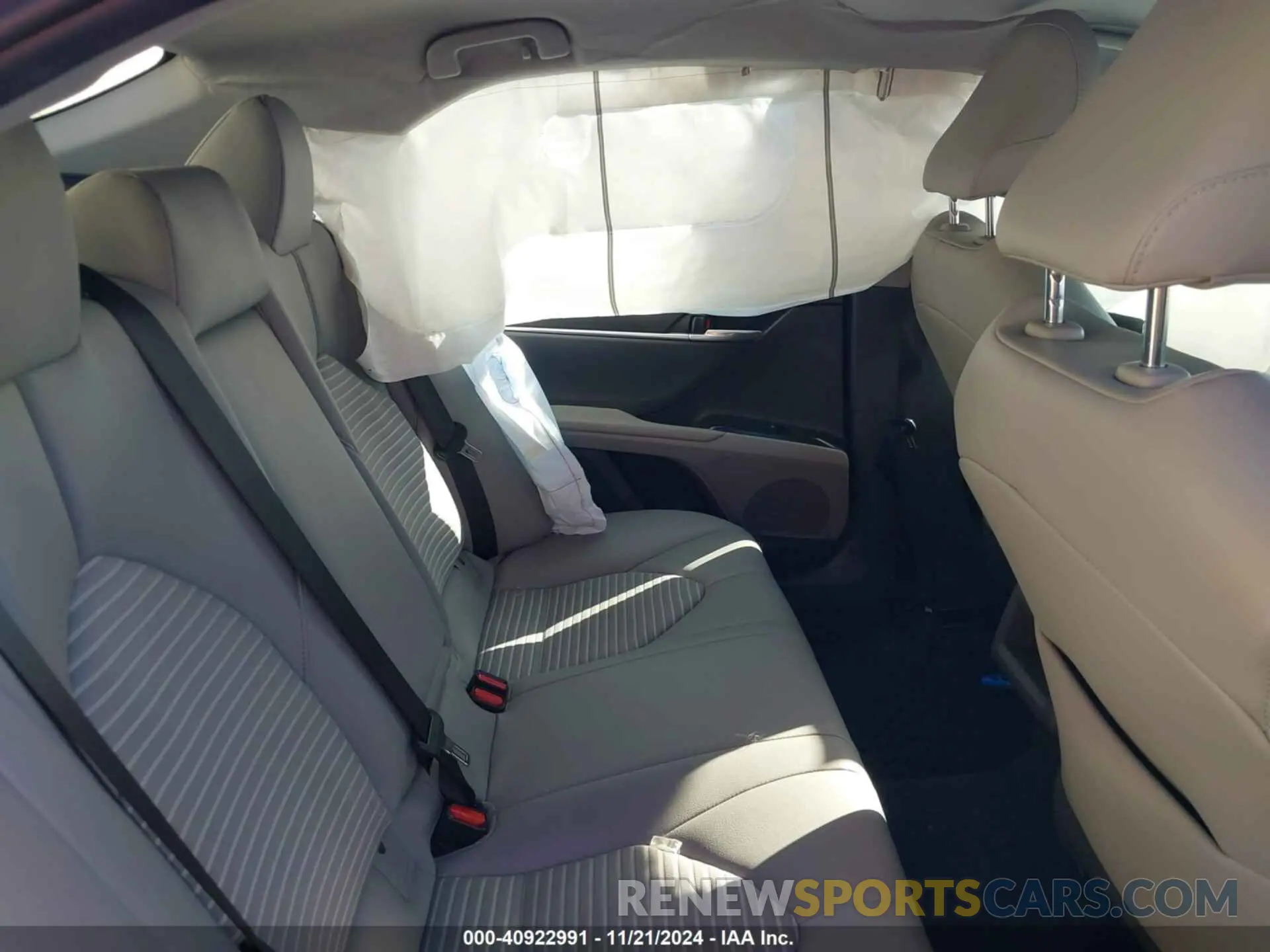 8 Photograph of a damaged car 4T1B11HKXKU840487 TOYOTA CAMRY 2019