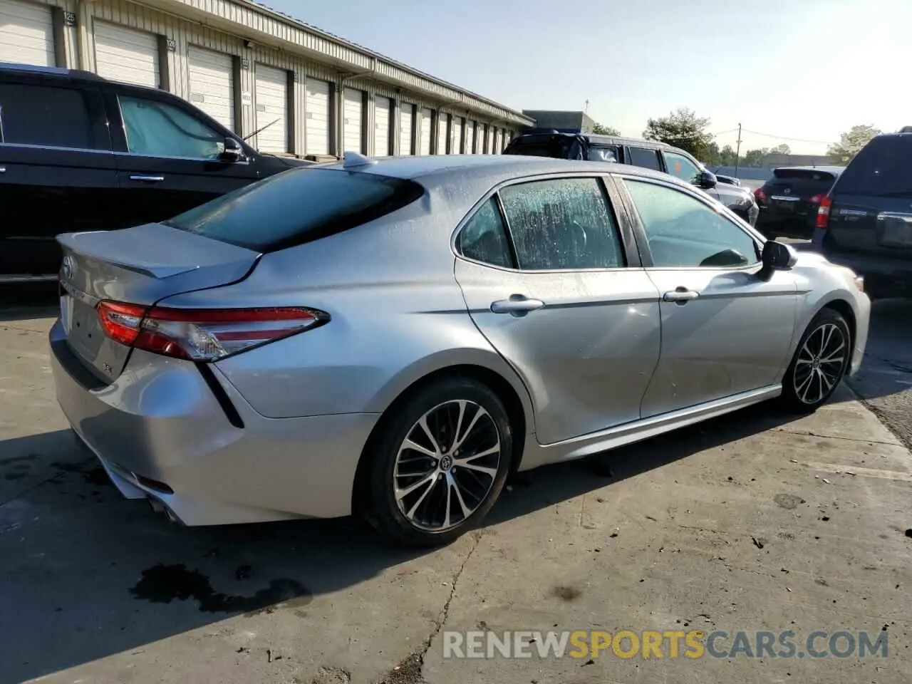 3 Photograph of a damaged car 4T1B11HKXKU841817 TOYOTA CAMRY 2019
