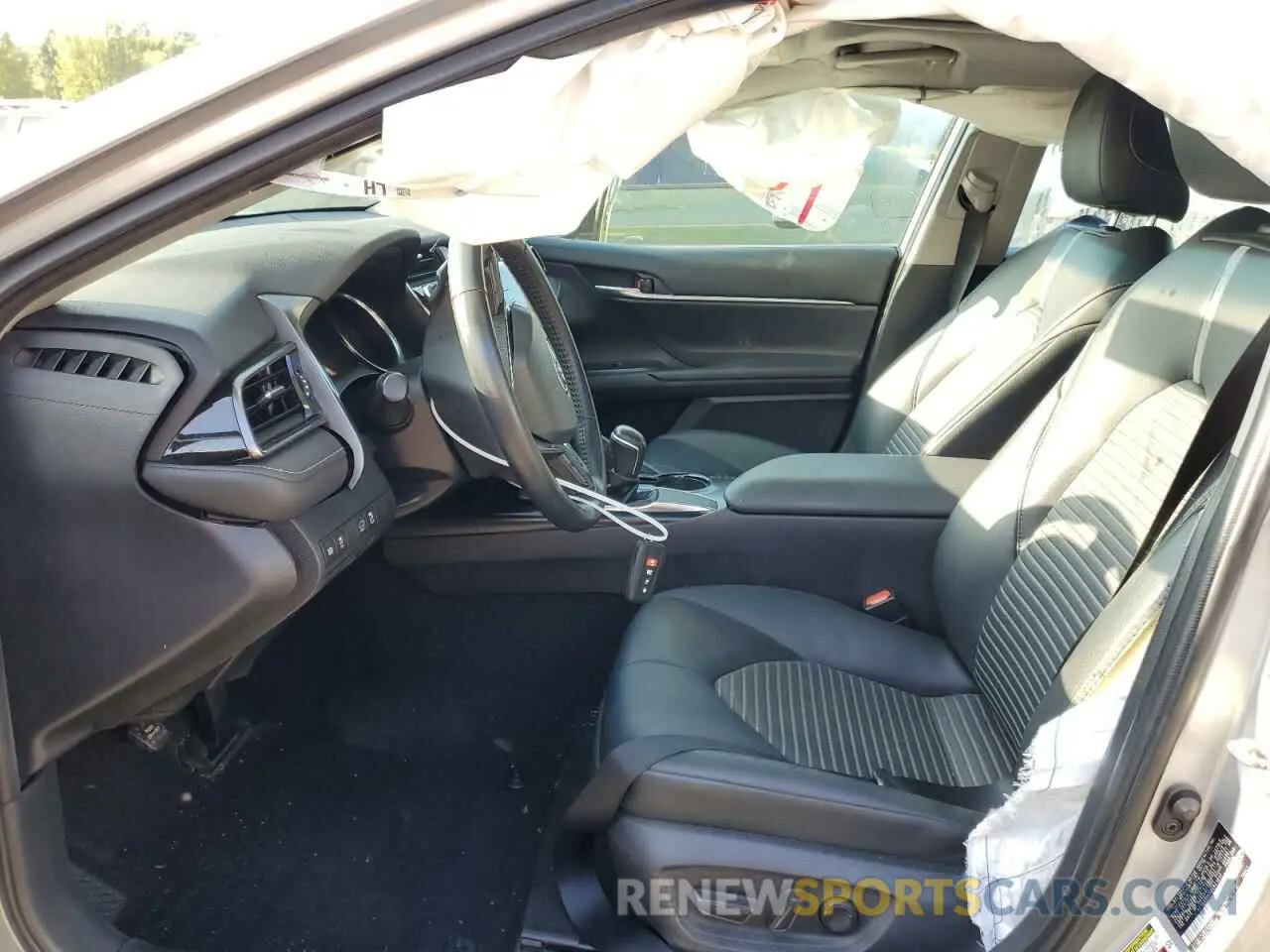 7 Photograph of a damaged car 4T1B11HKXKU841817 TOYOTA CAMRY 2019