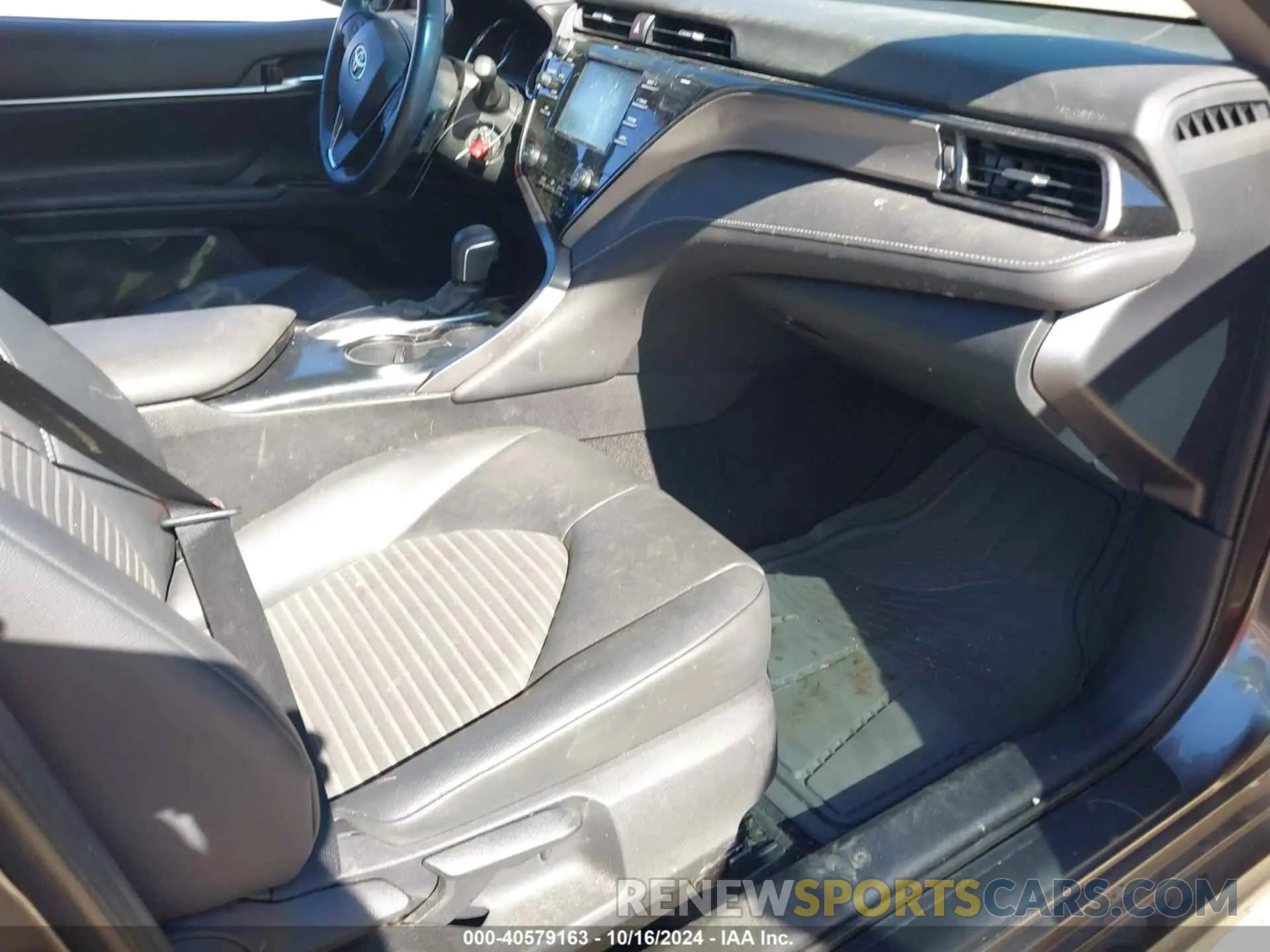 5 Фотография поврежденного автомобиля 4T1B11HKXKU846984 TOYOTA CAMRY 2019