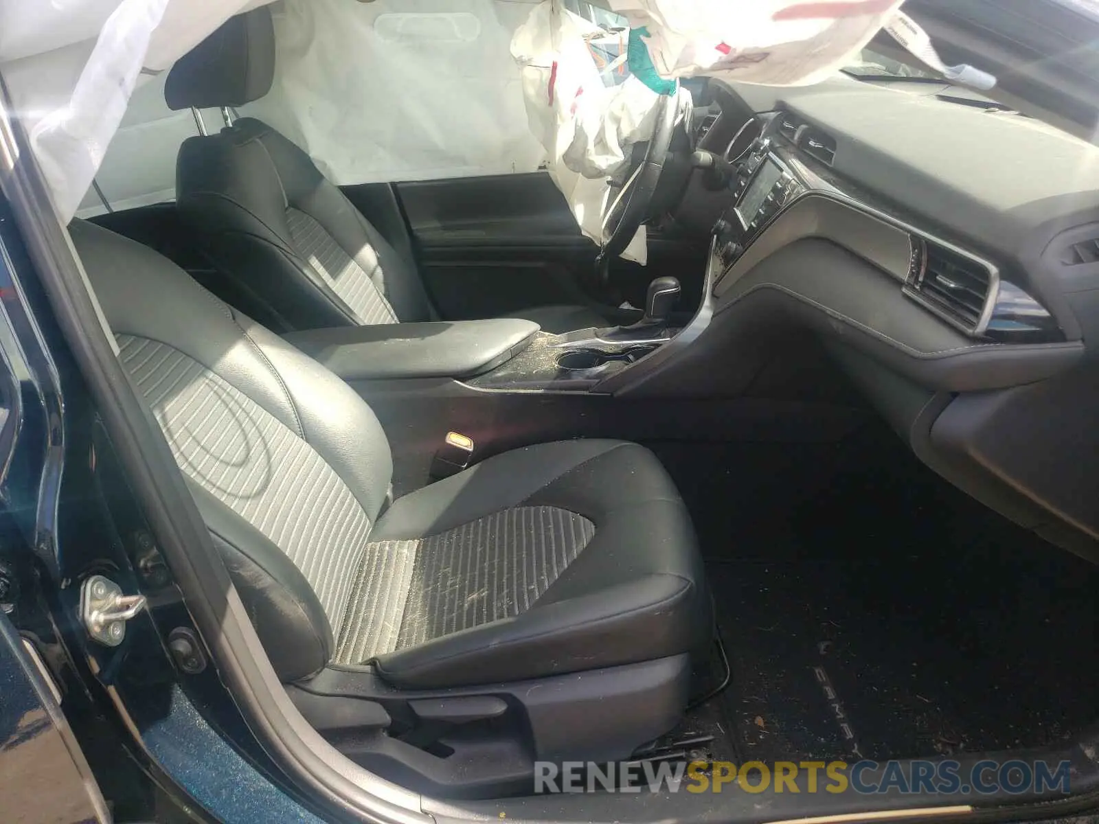 5 Photograph of a damaged car 4T1B11HKXKU854194 TOYOTA CAMRY 2019